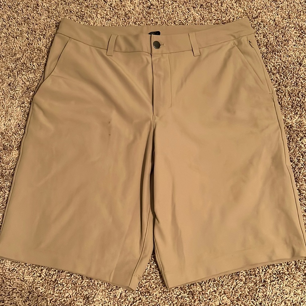 Lululemon Commission shorts